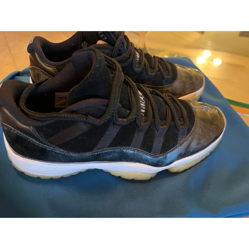 Nike Air Jordan 11 Retro Low Barons Size 9.5